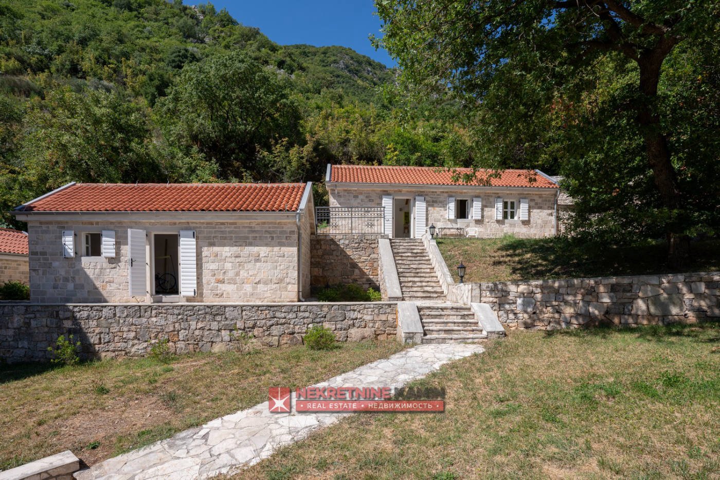 Комерційна нерухомість, 8611 м², 4 500 000$ — FAKTOR